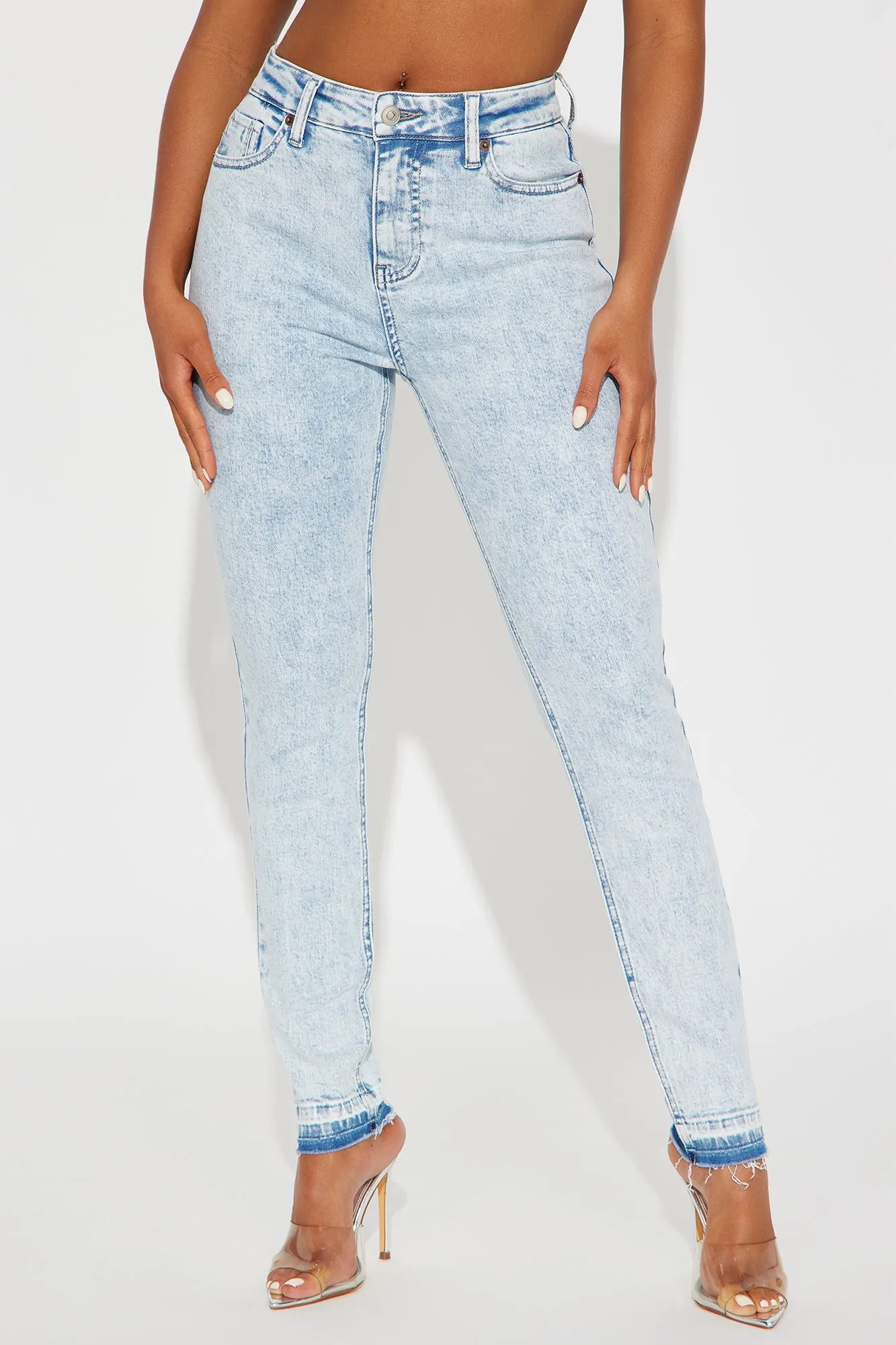 Applying Pressure Stretch Skinny Jeans - Light Wash