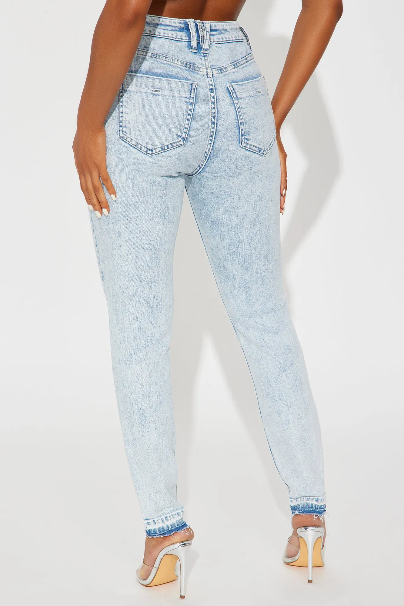 Applying Pressure Stretch Skinny Jeans - Light Wash