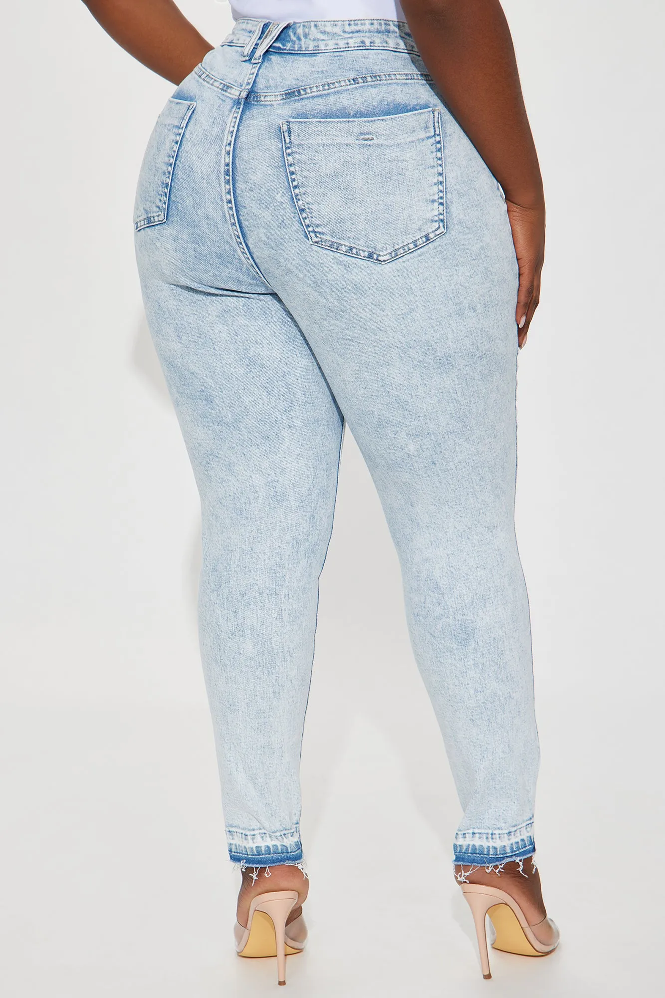 Applying Pressure Stretch Skinny Jeans - Light Wash